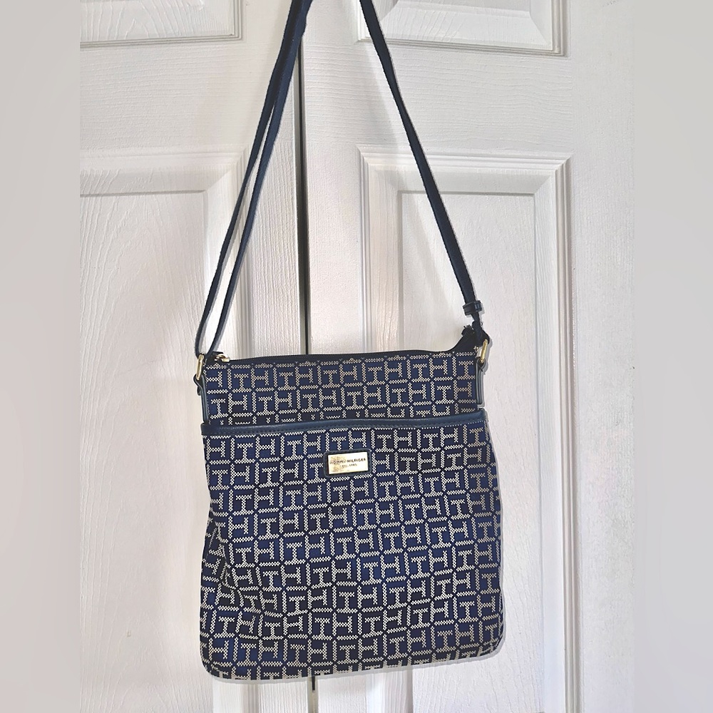 TOMMY HILFIGER CROSSBODY BAG